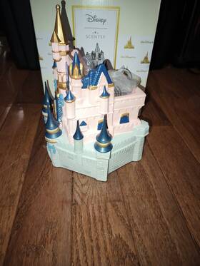 P-dis050 Scentsy Disney 50th Anniversary Cinderella Castle Electric Wax Warmer