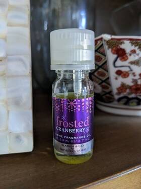 Slatkin & Co. 637293104384 And Bath Body Works Frosted Cranberry Home Fragrance Oil 3/4 Full