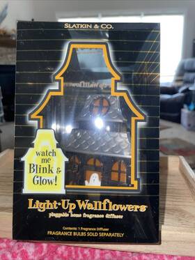 Slatkin & Co. 667524201865 And Halloween Ghost In House Blink Glow Wallflowers