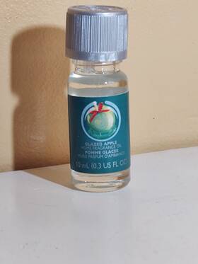 The Body Shop 028197297497 Glazed Apple Home Fragrance Oil 0.3 Oz Retired
