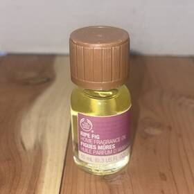 The Body Shop 028197376086 Boost Ripe Fig Uplifting Home Fragrance Oil Burner Blend 10ml. New