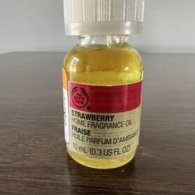 13915 The Body Shop Strawberry Home Fragrance Oil 0.3 Oz 10ml Rare And Hard To Find