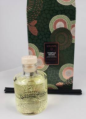 Voluspa 806644725350 Reed Diffuser Temple Moss 3.4 Fl Oz 100 Ml