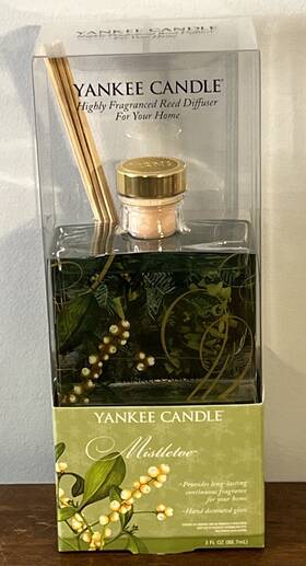 1252364 Yankee Candle Original Mistletoe Reed Diffuser Home Fragrance 3 Oz New 2009