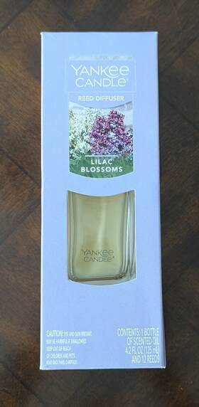 1535315t Yankee Candle New Sealed Box Reed Diffuser Lilac Blossoms Scent 12 Reeds Oil