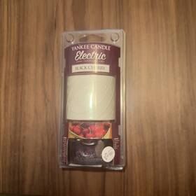 Yankee Candle 609032627874 Electric Scent Plug In Home Fragrance Unit Black Cherry