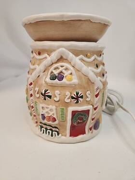 1122811 Yankee Candle Co Gingerbread House Fragrant Wax Tart Electric Warmer Christmas