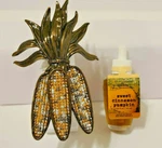 Bath & Body Works Wallflowers Fall Bunch Corn + Sweet Cinnamon Pumpkin Fragrance. Fixed Price $18.95.