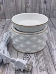 White Diamond Milk Glass Scentsy Plug In Wax Warmer New Box. Fixed Price $22.50.