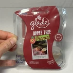 Glade Plugins Scented Oil Refills Apple Tree Picnic Limited Edition 2 Pack New. Fixed Price $15.99.