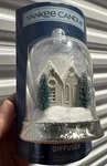 Yankee Candle Holiday Up Home Scent Plug In Base Diffuser- Lights New. Fixed Price $14.00.