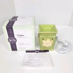 Scentsy Mid-size Warmer Daphne W/original Bulb Box Floral Retired. Fixed Price $13.99.