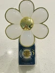 Bath & Body Works Daisy Night Light Sensor Wallflower Fragrance Plug In. Fixed Price $19.80.