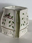 Yankee Candle Wax Warmer Room Fragrancer Christmas Holiday Pine Cone Mistletoe. Fixed Price $17.00.