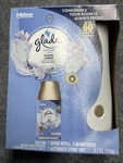 Glade Automatic Spray Unit With Clean Linen Refill & 2 Aa Batteries. Fixed Price $10.00.