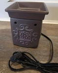 Scentsy Retired Full Size Warmer Dsw-bstn Brownstone W/ Box Works. Fixed Price $24.99.
