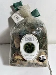 Yankee Candle Fragranced Potpourri Mistletoe 10OZ Flowers #1034759 New. Fixed Price $29.99.