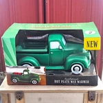Scentsational Hot Plate Wax Warmer Green Vintage Pick Up Truck Headlights Work. Fixed Price $23.71.