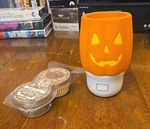 Scentsy Jack-o-lantern Wall Fan Diffuser With Night Light One Pod. Fixed Price $15.00.