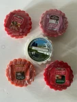 5 Yankee Candle Wax Tarts .8 Oz Autumn Park, Macintosh Home Sweet Sealed. Fixed Price $11.75.