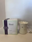 Scentsy Blizzard Wax Melt Warmer Full Size White Snowflake Retired 2010 With Box. Fixed Price $21.00.