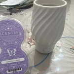 Scentsy Electric Ceramic Wax Warmer Lavender Cotton Wall Plug-in. Fixed Price $15.00.