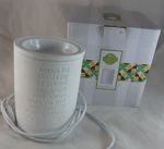 Scentsy Simple Reminders Plug-in Electric Oil/wax Warmer White Ceramic. Fixed Price $18.66.