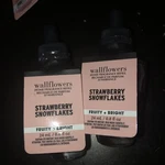 2 Bath & Body Wallflowers Refills Strawberry Snowflakes New. Fixed Price $14.89.