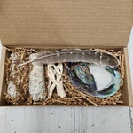Sarimoire Sage Smudge Kit White Sticks 4IN Abalone Shell 5-6IN. Fixed Price $17.00.