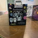 New Scentsationals Day Of The Dead Black & White 3D Color Changing Wax Warmer. Fixed Price $28.99.