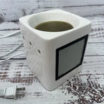 Scentsy Gallery Wax Warmer Sleek White Customizable Full Size Window. Fixed Price $29.99.