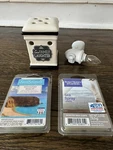 Better Homes And Gardens Inspiration Accent Warmer With Wax Cubs. Fixed Price $10.00.