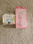 Gillette Venus Women Comfort Glide Razor, White Tea Scent 1 Handle Cartridge. Fixed Price $30.00.