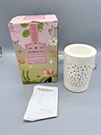 Bobolyn Ceramic Electric Wax Melt Warmer White Open Box New. Fixed Price $22.79.