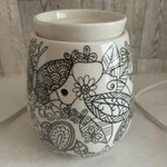 Scentsy Warmer Coloring Reimagine 37177 Black White Butterfly Flowers. Fixed Price $14.95.