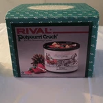 Rival Electric Simmering Cooker Potpourri Holder Stoneware Horse Sleigh Holiday. Fixed Price $35.00.