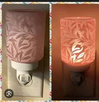 Scentsy Wispy Willow Wall Plug-in Frosted Pink Glass Mini Wax Warmer #59217. Fixed Price $30.00.
