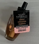 Bath & Body Works White Barn Sweet Cinnamon Pumpkin Wallflower Bulb. Fixed Price $6.56.