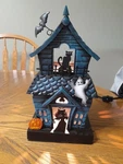 Scentsy Haunting Good Time Wax Warmer Haunted House Halloween Light-up With Bulb. Fixed Price $26.00.