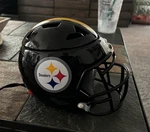 Scentsy Nfl Pittsburgh Steelers Helmet Full Size Warmer - New In Box. Fixed Price $84.99.