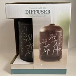 Scentsationals Essential Oils Diffuser Country Design Changeable Rotating Lights. Fixed Price $14.95.