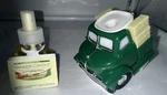 Yankee Candle Lighted Green Truck Scent Diffuser New With Sugar Cookie Refill. Fixed Price $20.00.