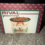Vintage Rival Potpourri Crock Electric 3209 Special Holiday Christmas Never Used. Fixed Price $20.00.