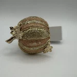 Bath & Body Works Wallflower Fragrance Plug Glitter Golds Pumpkin Nightlight. Fixed Price $14.99.
