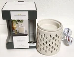 Threshold Paisley Pattern White Wax Warmer. Fixed Price $14.99.