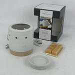 2020 Threshold Plug In Wall Wax Warmer With Light And Base. Fixed Price $11.00.