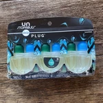 Febreze Plug Air Freshener, Odor Fighting 3 Count Of 1 Damaged Package. Fixed Price $21.95.
