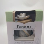 Fusion Sophrette Wood & White Ceramic Essential Oil Wicking Diffuser Bnib Sealed. Fixed Price $17.00.
