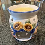 Yankee Candle Garden Day Sunflower Birdhouse Wax Melt Tart Warmer. Fixed Price $22.99.