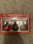 Yankee Candle Mini Reed Diffuser Set Sparkling Cinnamon, Balsam &cedar. Fixed Price $25.00.